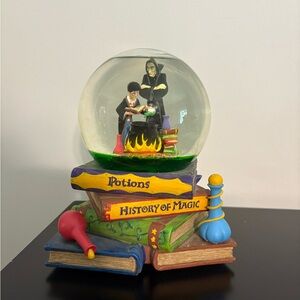 Harry Potter Potion Snow Globe with bubbling cauldron